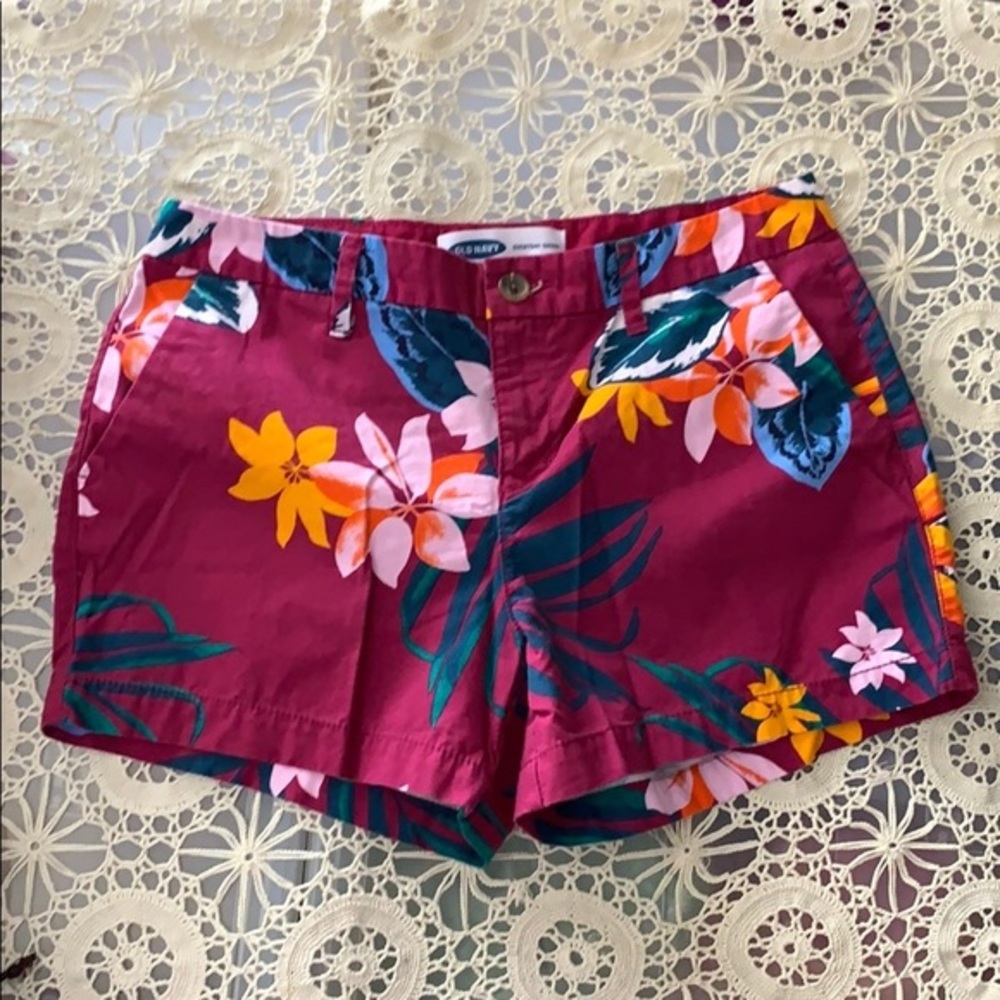 Old Navy Everyday Short size 4 Pre owned